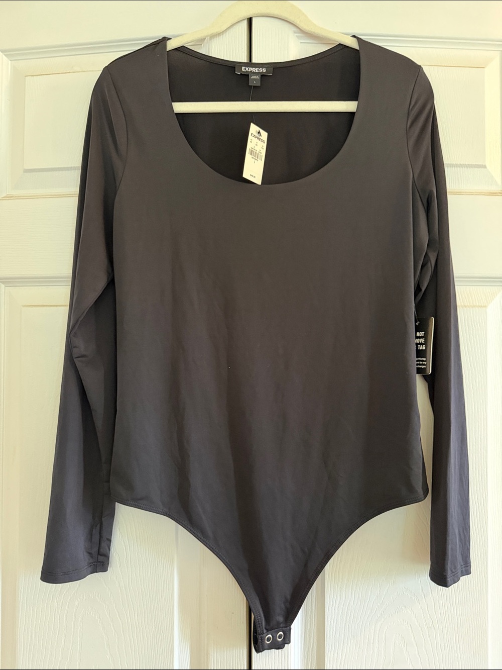 NWT Express Body Contour Scoop Neck Long Sleeve Black Bodysuit Size L